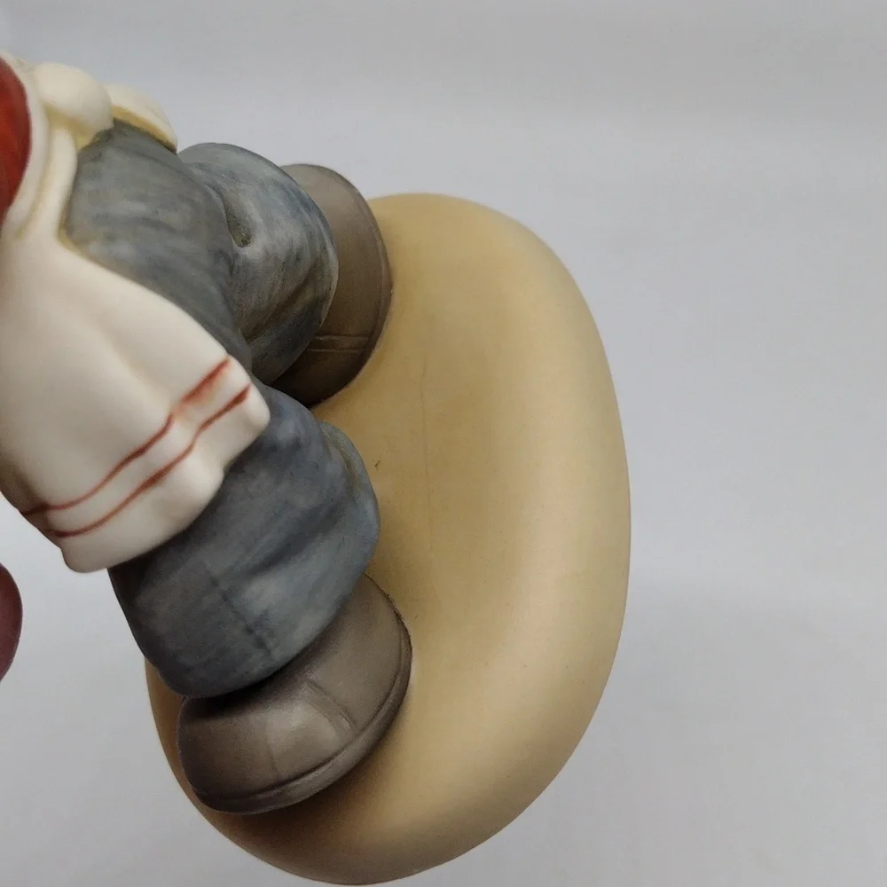 Vintage Enesco Special Edition 1989 Girl with Pie Porcelain‎ Figurine